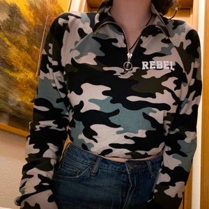 G mini Camo Cinched Cropped